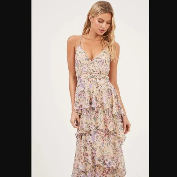 ASTR The Label Rosana Tiered Floral Dress NWT - Picture 6 of 6